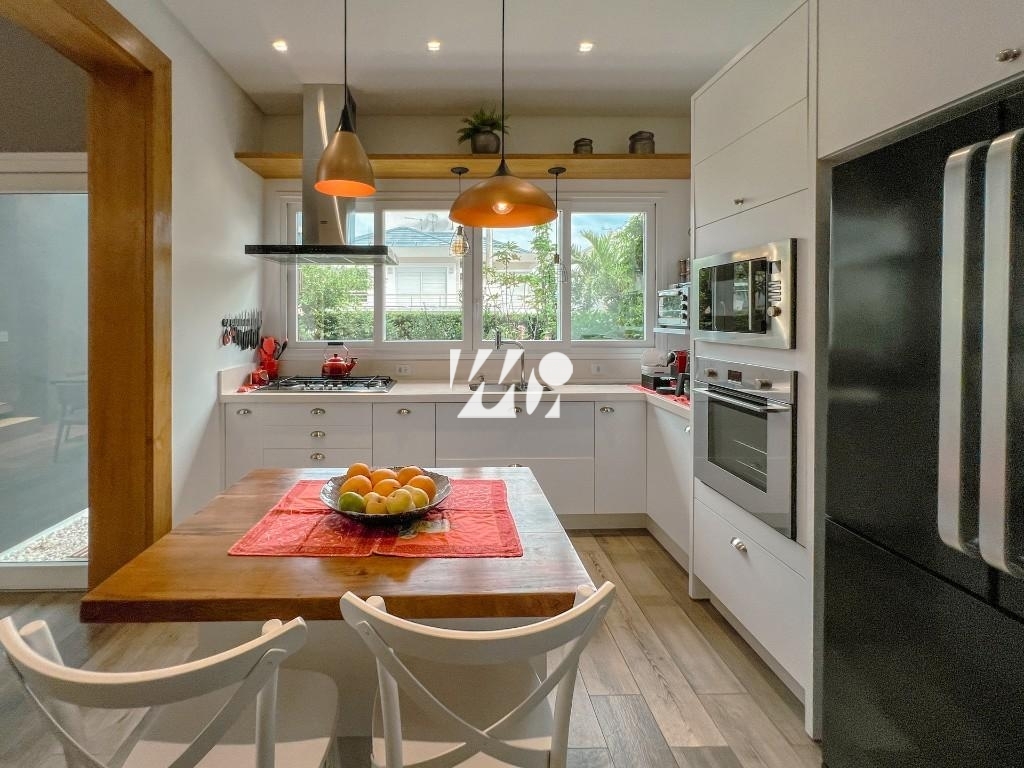 Casa em Pedra Branca, Palhoça. 3 quartos, 360m². Imagem 10 de 13